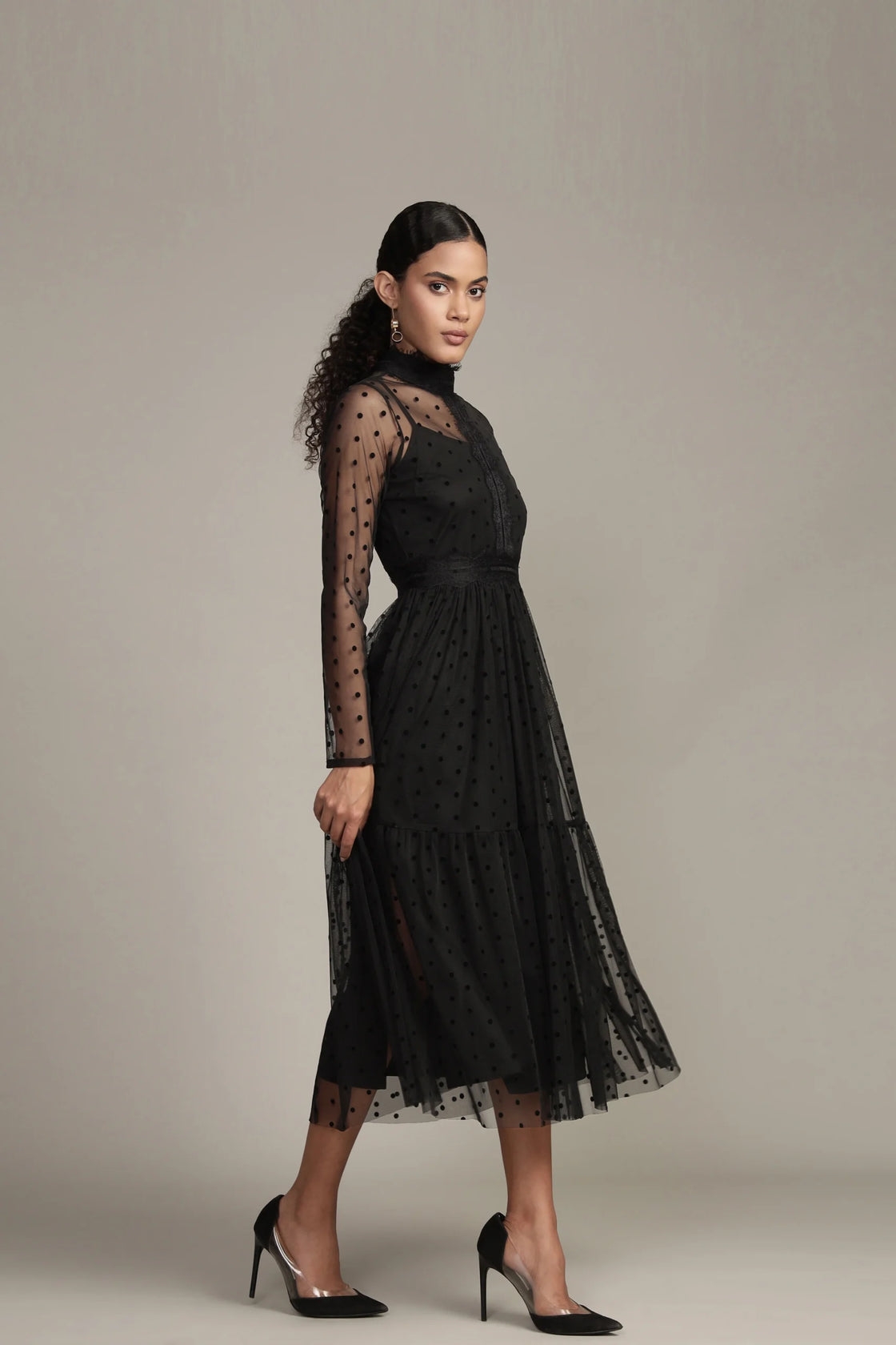 Roman Lola Black